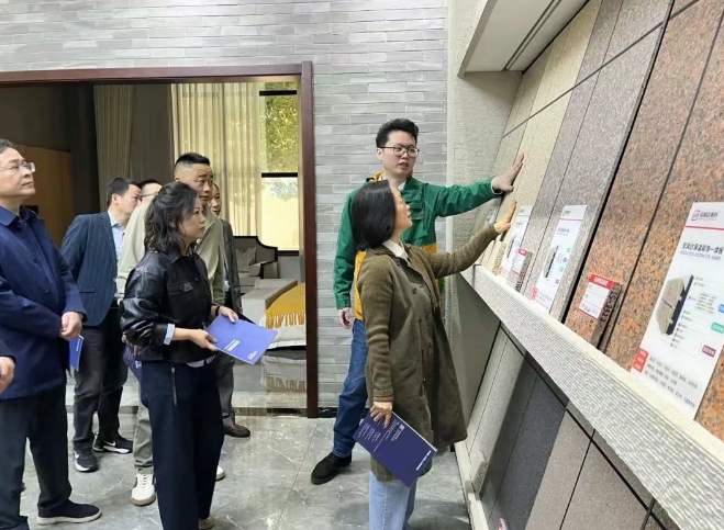 安徽省池州市貴池區(qū)政協(xié)赴長(zhǎng)葛寶潤(rùn)達(dá)參觀(guān)考察