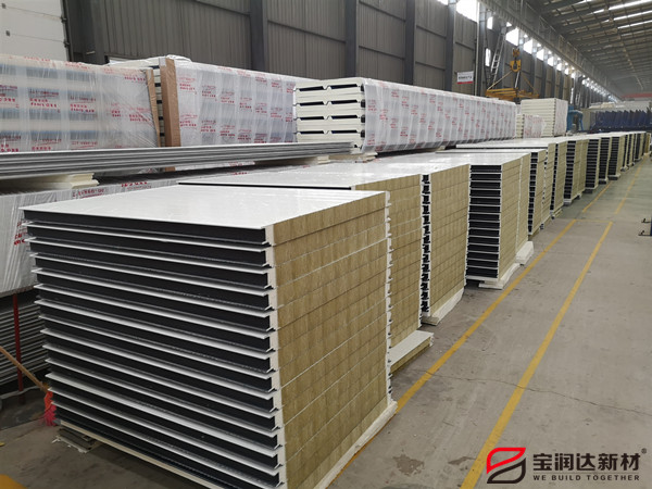 聚氨酯側封巖棉板防火等級多少？